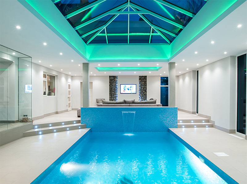 home_sportsclub_pool1